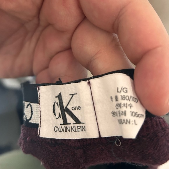 Men’s maroon Calvin Klein sweatpants - Picture 3 of 3